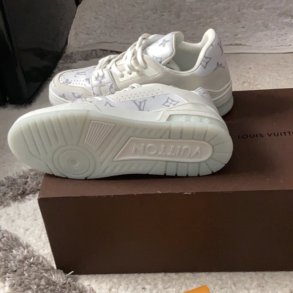 Brand new White Louis Vuitton shoes,size 9 - Picture 5 of 6